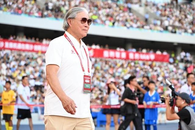 李嘉诚也没想到，80岁担任全运会火炬手的霍震霆	，给自己上了一课