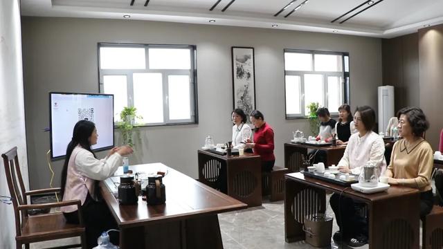 以茶为媒！这场在锦华牛街的文化盛宴，太暖了!