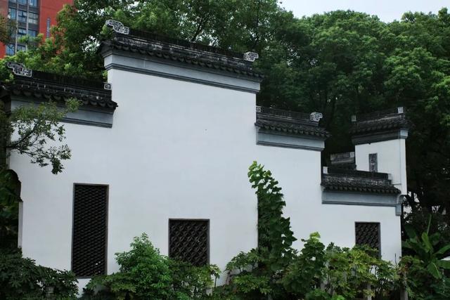 这座家喻户晓的小城，怎么背着我们偷偷吃这么好啊