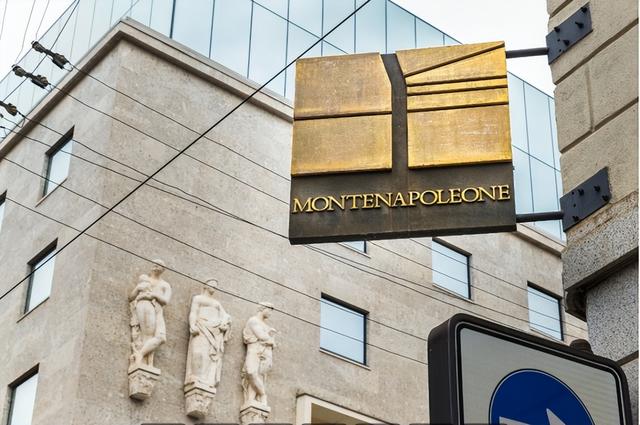 历史开了个玩笑：第一个倒下的不是乌克兰	，而是百年中立的瑞士？