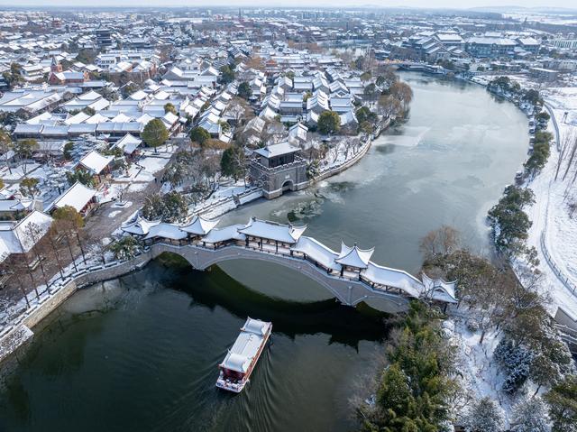 想把台儿庄古城的雪寄给你！
