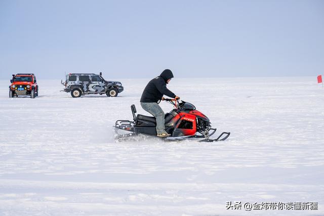 乌伦古湖黄金海岸景区借福海冬捕节分会场东风全力“添柴”冰雪游