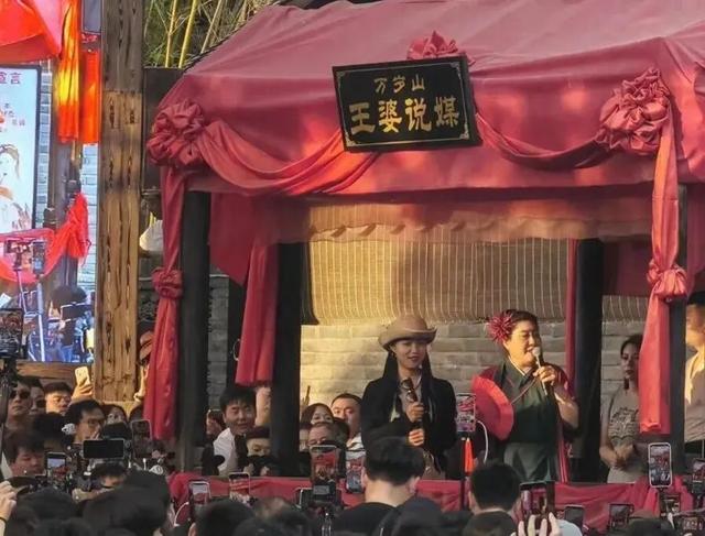 跟着央视打卡！沉浸式赏秋自驾攻略请查收~还有加油站专属福利