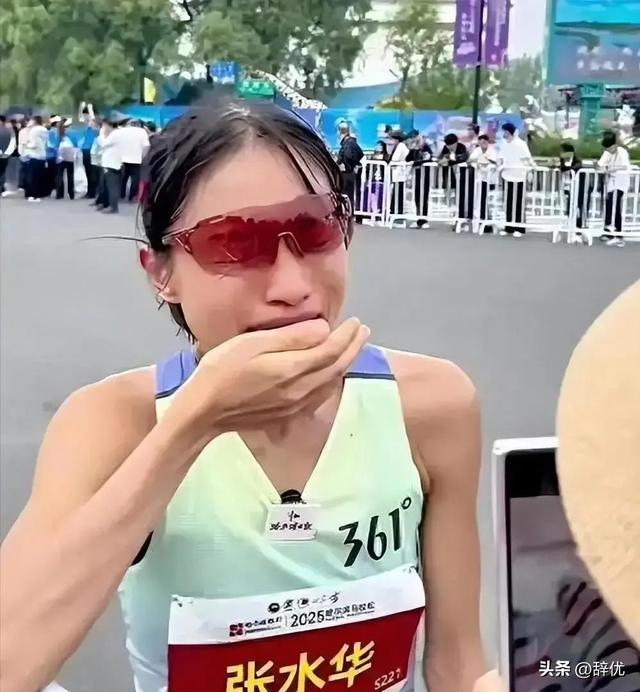 官媒发文，高调官宣“最快女护士”亮眼战绩，网友：终于等到这天