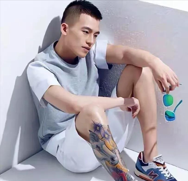 身上8处纹身还演农民？央视《生万物》闭眼选角，张艺谋真说对了