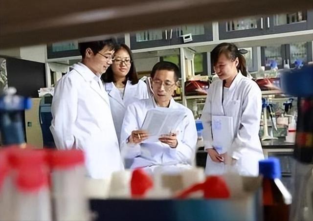 6年前，施一公砸200亿建起西湖大学，放话5年赢过清华如今咋样