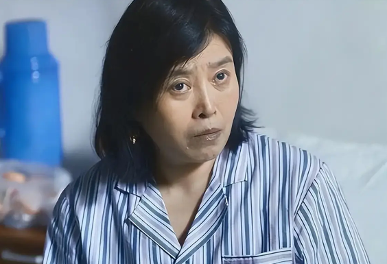 善恶终有报！"风流成性"的代价,在65岁丁嘉丽身上,体现得淋漓尽致