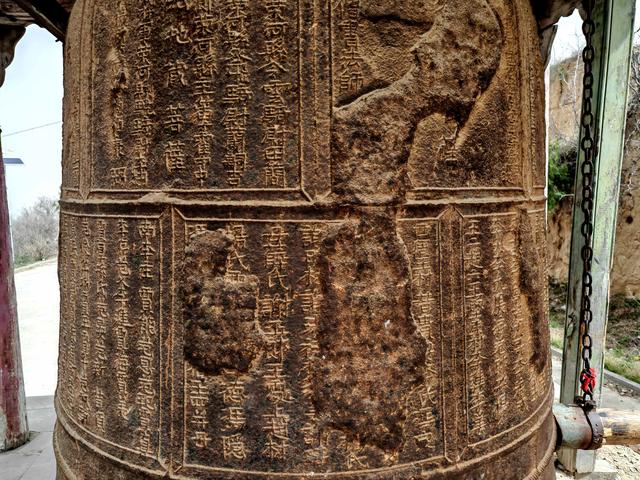 坡上孤塔——万荣八龙寺塔