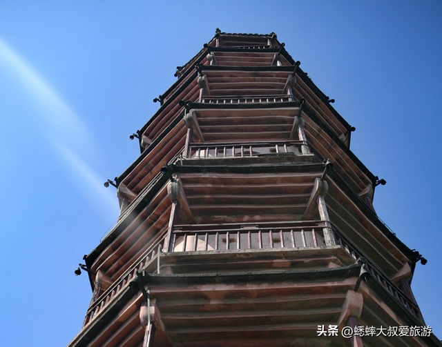 快来浙江低调景点吧，有千年含山塔，一直保持江南味道，四季皆宜