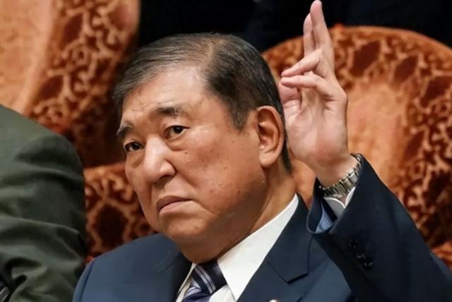一觉醒来，日本政坛发生一件大事！石破茂辞职，接任者不简单，中日关系迎来新变化