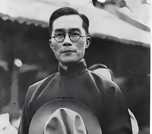 蒋介石败退台湾，带走的八位名人大师，结局如何？