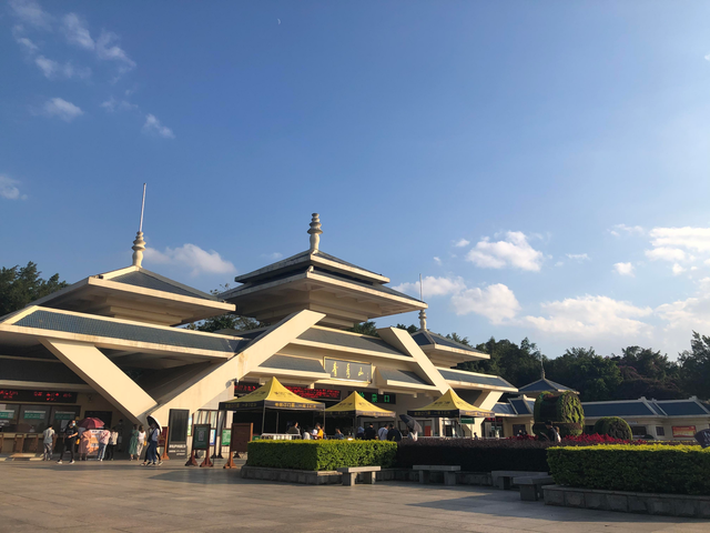 黎立义: 重游青秀山（游记）