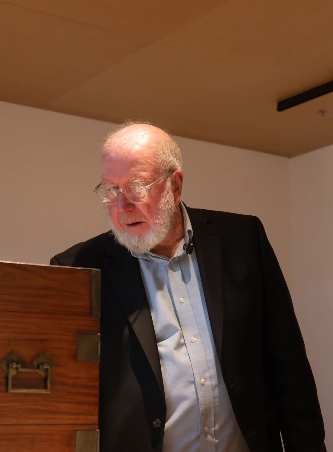 当凯文·凯利遇见中国古典家具 | 这场现代科技与古代木器的对话,藏着东方生活的未来答案 当凯文·凯利遇见中国古典家具 | 这场现代科技与古代木器的对话,藏着东方生活的未来答案