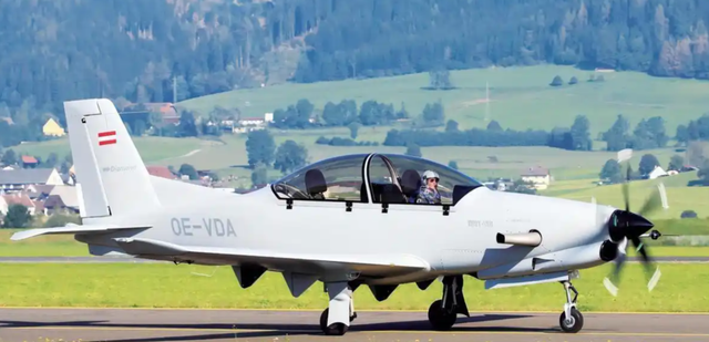 迪拜航展惊艳全场，TA20性能拉满，初教6还能飞多久