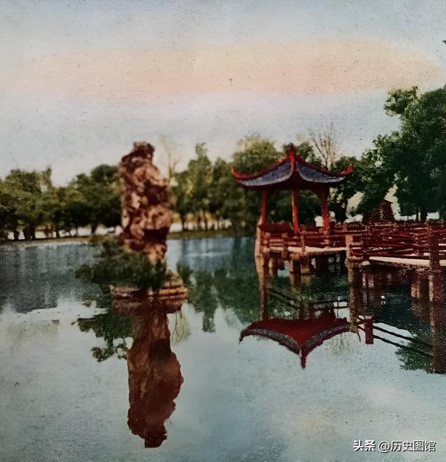 50年代杭州，居然是这个样子的！西湖没什么游客，黄龙洞太神秘