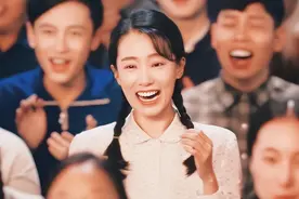 “国民妈妈”张小斐：贾玲捧了她整整10年，成名后三句不离姐姐图片