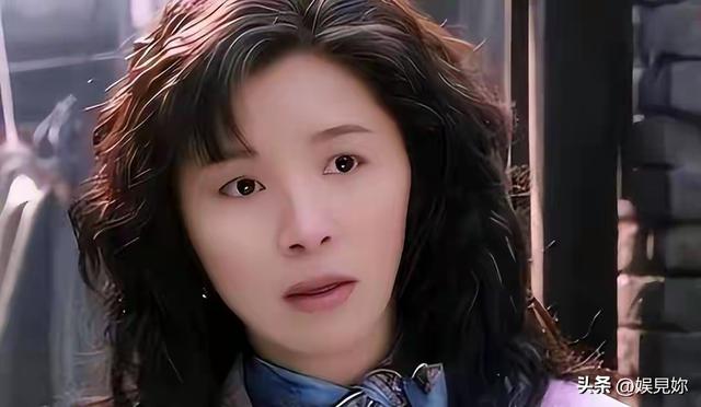 66岁迟蓬的胸火了！这算道德绑架吗？说是称赞演技，但方式太下作