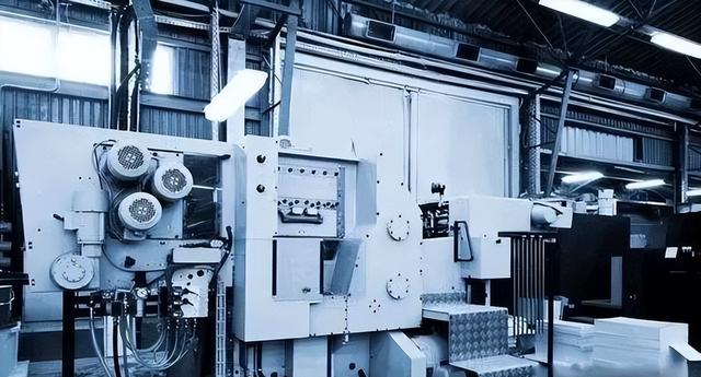 中国永远都造不出光刻机？物理学教授朱士尧在一次采访中语出惊人