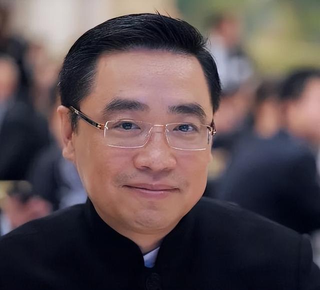 比恒大还惨！中国第二大民企轰然倒塌，负债7500亿，创始人被带走