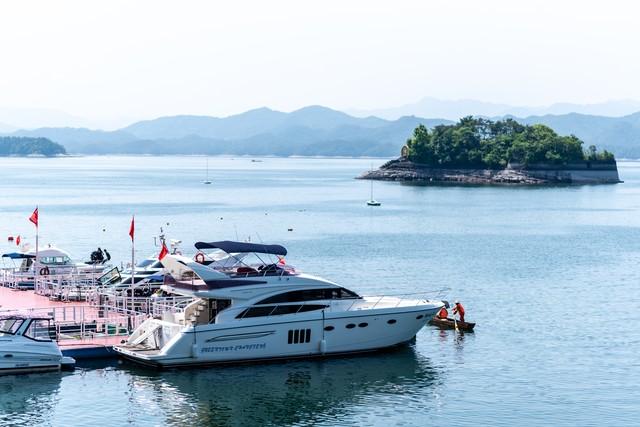 2025中国十大热门旅游城市排名，成都第3，郑州第5，重庆垫底！