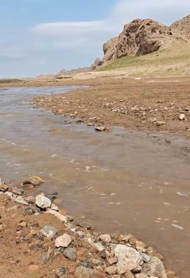13人露营10死后续！擅自前往野景，牧民曾提醒过，没一个值得同情