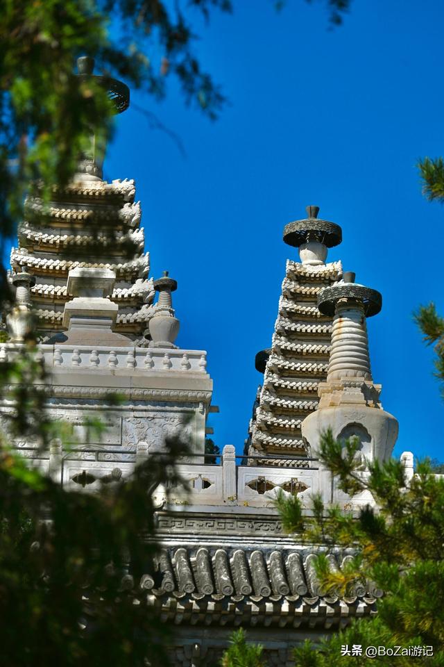 逛十次香山才发现，碧云寺藏金刚塔，机位超绝