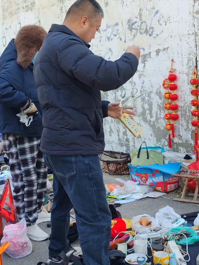 记录德州：岔河河堤上的大集，人山人海，异常热闹