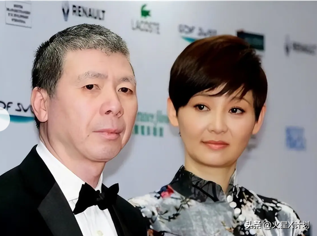 善恶终有报！58岁被曝离婚传闻的徐帆，终究躲不过“反噬”的因果