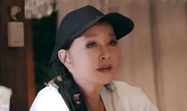 钱再多有什么用？刘晓庆意外摔倒、分不清人，给中老年人提了个醒