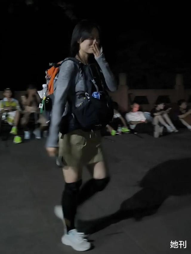 国庆女陪爬：不搞擦边，闷声发财