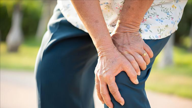 老人走路别贪多，60到70岁老人，走多少合适？医生建议来了