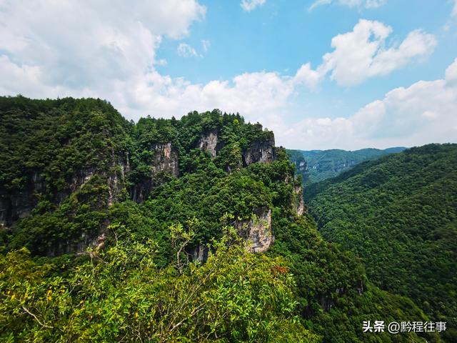 老人岩与磨刀岩：走过万仞崖壁之间不足一尺宽的险峻小道