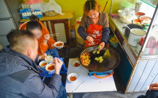 跟着赛事游遵义 │ 红花岗小巷里的宝藏小店，承包你的烟火胃！