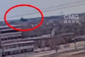 突发！飞机在住宅区坠毁，美国银行巨头副董事长身亡，终年63岁！公司曾是巴菲特重仓股，股价月内跌近10%图片