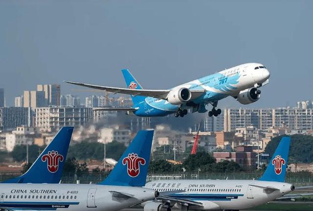 中国交涉直接通知了东京，高市早苗再遭重创：中日46条航线已清零