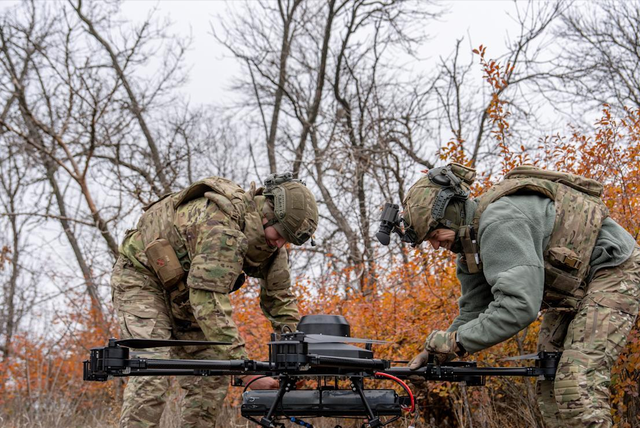浓雾致乌军无人机全盲！俄军骑摩托冲进城区，乌补给线仅剩九英里