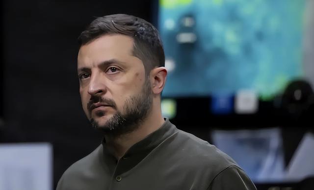 泽连斯基战果成疑惹众怒，北约摊牌黑海袭船	，乌自爆艇被炸翻天！