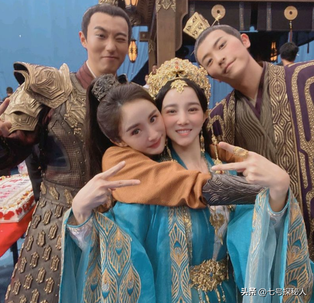 因身材发育过猛，无奈退出国家游泳队，却被三流导演看中捧成顶流