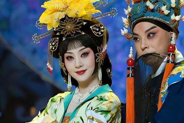 59岁李胜素：她不要丈夫、不要孩子，却活成了最让人羡慕的女人