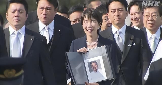 出事了，日本传来噩耗：高市早苗撞上枪口，这回特朗普也救不了她