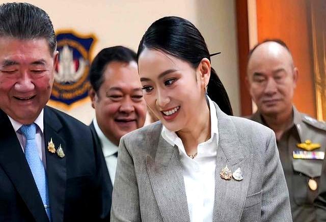 阿努廷和巴育的天塌了！为泰党：就算佩通坦被解职，也轮不到他们