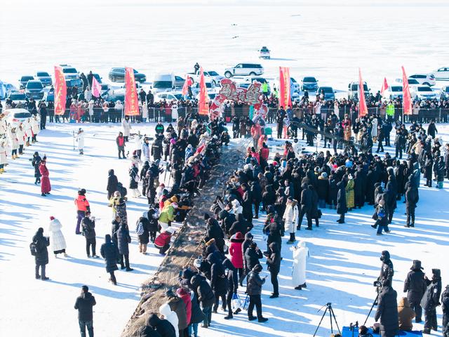 踏雪寻鱼：在杜尔伯特，我亲历了千米巨网破冰而出的震撼