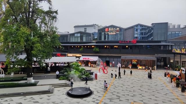 成都青羊：福感肆开业即爆火 解锁少城消费新势能