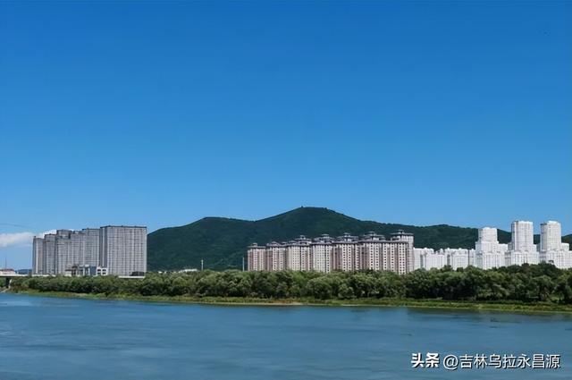 在罕见的老照片中远眺吉林市龙潭山