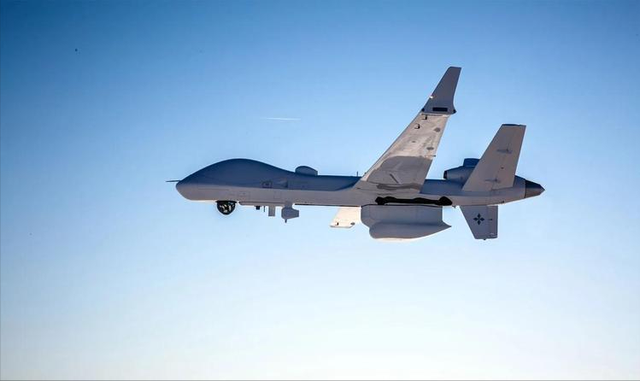 5架无人机围岛，中方不敢击落？反制手段就位，高世连拜鬼都不敢