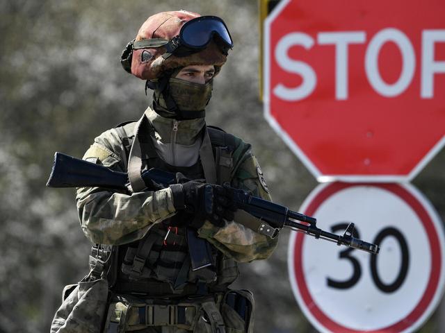 高市早苗拒绝认错，乌克兰派人飞来北京，带来一个中方想要的承诺