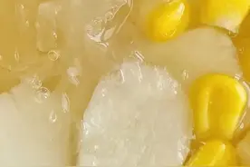 失眠多梦睡不好，建议常吃八道美食，清内热养心神，入睡快身体好图片