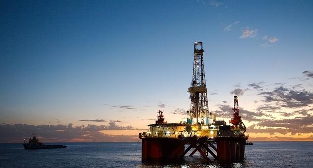 布油突破61美元！中国财政刺激托底需求，油价面临两年最长连跌？