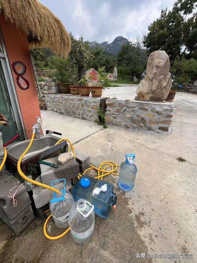 炎炎夏日去泰山西麓曹家庄后山里的隐佛崖打泉水吃炖鸡