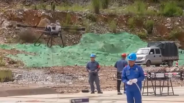 中国无人机成功将180吨货物运送上山：太阳能无人机的胜利